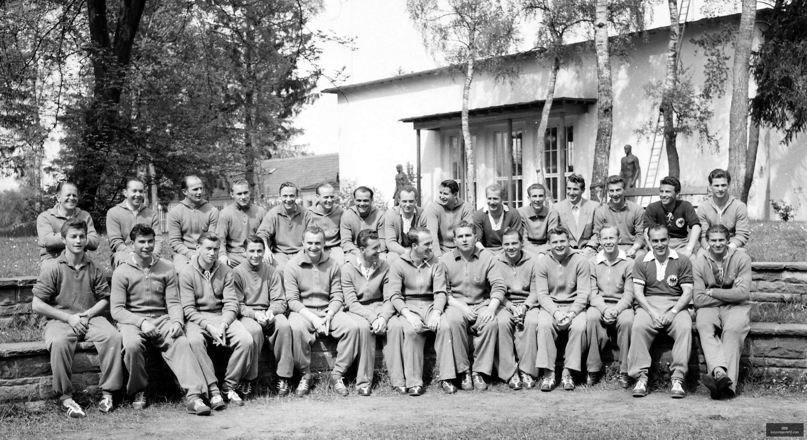 赛季前瞻,日职夺冠赔,神户广岛领,开云体育,开云体育官网,开云体育app下载